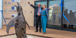 Minister of Tourism Derek Hanekom and Overstrand Mayor Nicolette Botha-Guthrie cuts the ribbon to officialy open the African Penguin and Seabird Sanctuary (APSS)